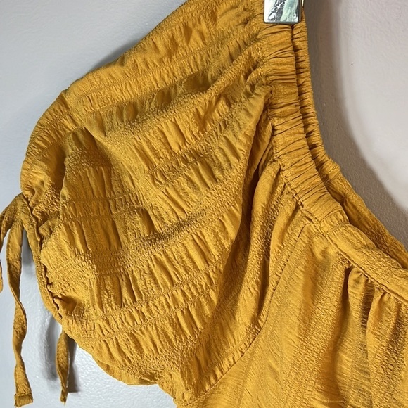 Harve Bernard Off The Shoulder Top Size Medium - Picture 3 of 8